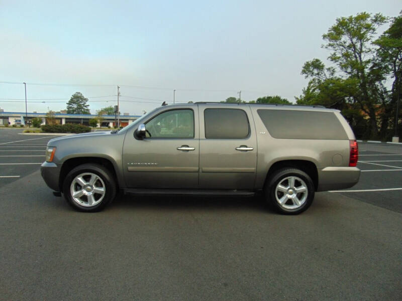 2008 Chevrolet Suburban for sale at CR Garland Auto Sales in Fredericksburg VA