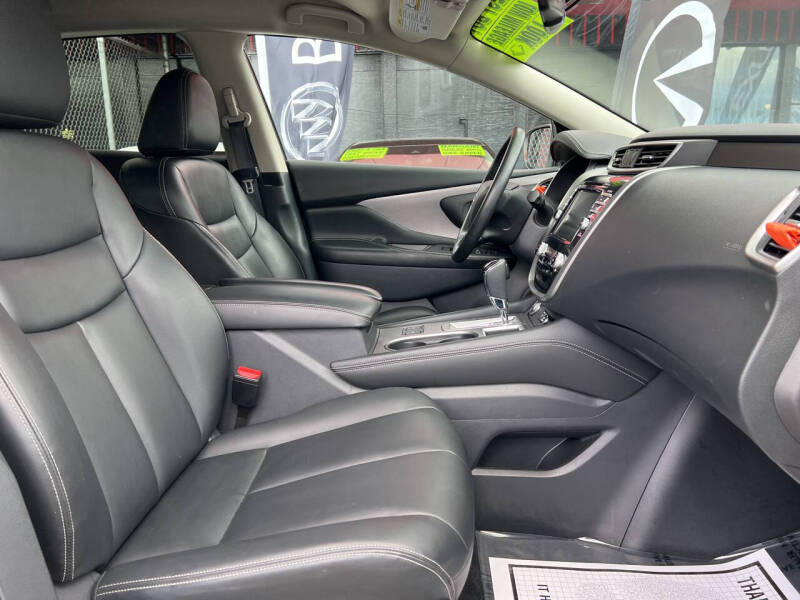 2022 Nissan Murano SV