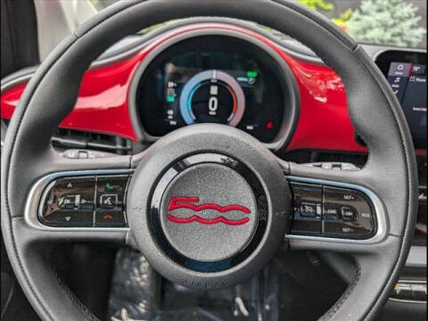 2024 FIAT 500e Inspi(RED)