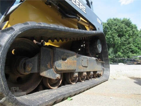 2011 John Deere 329D