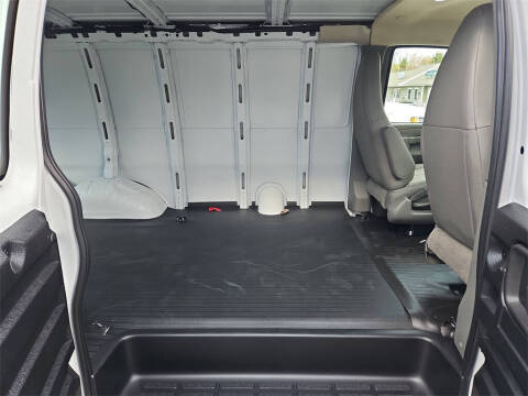 2025 Chevrolet Express 2500