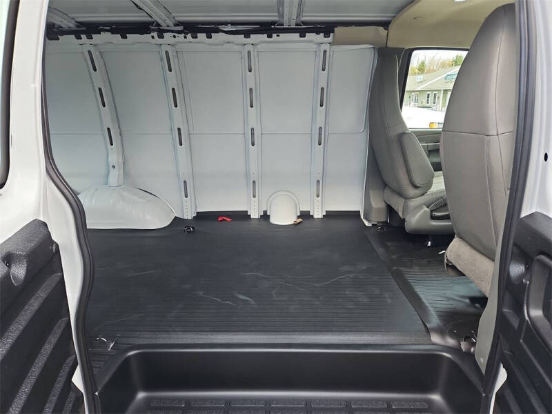 2025 Chevrolet Express 2500