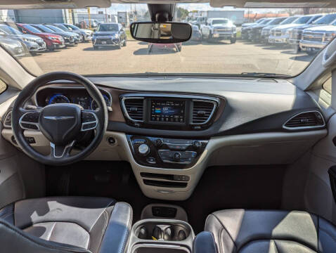 2020 Chrysler Voyager LXi