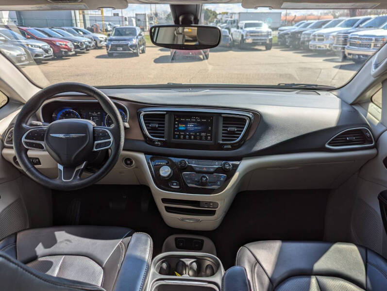 2020 Chrysler Voyager LXi