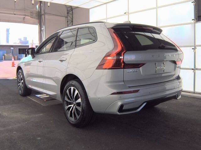 2025 Volvo XC60 B5 Plus Dark Theme