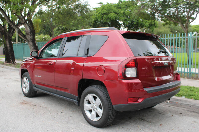 2017 Jeep Compass Latitude photo 14