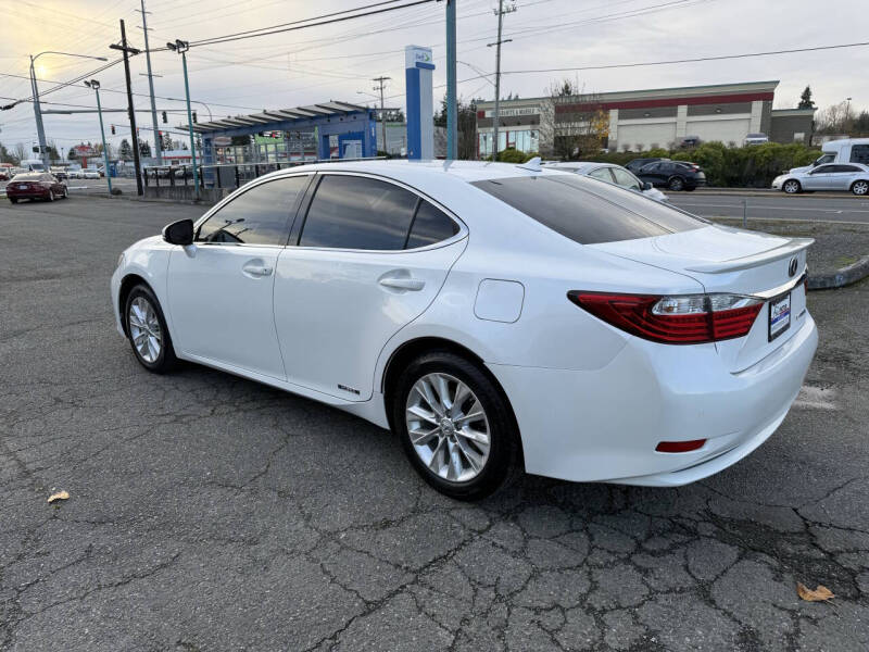 2013 Lexus ES 300h