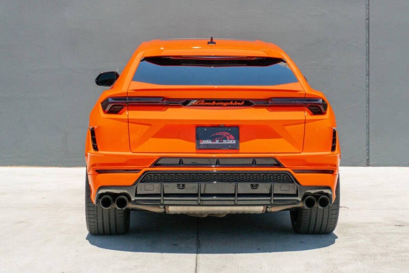 2023 Lamborghini Urus S