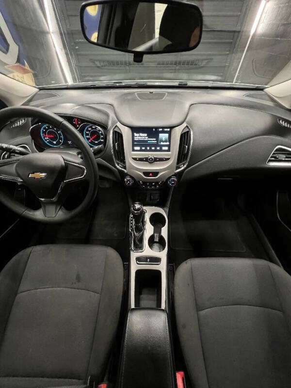 2018 Chevrolet Cruze LS Auto