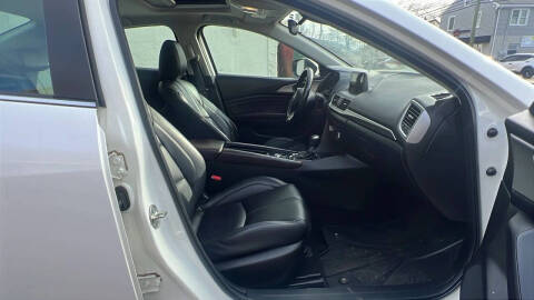 2017 Mazda MAZDA3 Touring