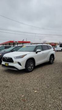 2021 Toyota Highlander for sale at Smithburg Automotive in Fairfield IA