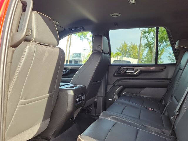 2025 GMC Yukon Elevation