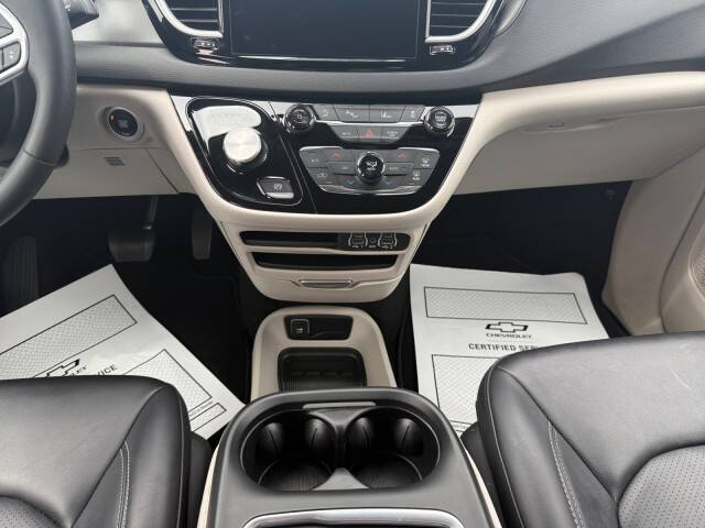 2024 Chrysler Pacifica Touring L