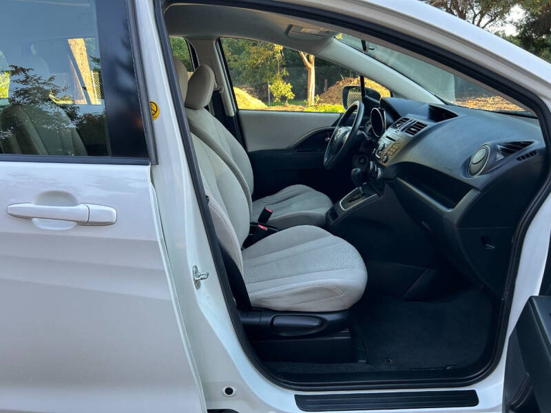 2012 Mazda MAZDA5 Sport