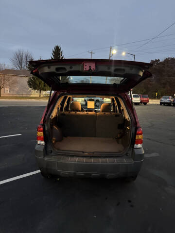 2005 Ford Escape XLS