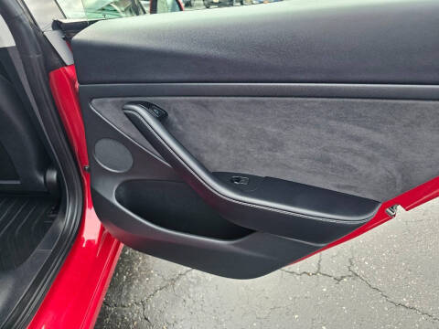 2023 Tesla Model 3 Performance