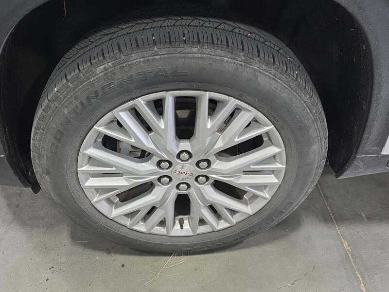 2024 GMC Acadia Elevation