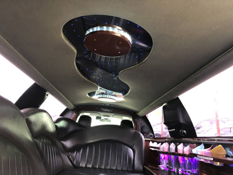 2006 Lincoln Town Car Executive