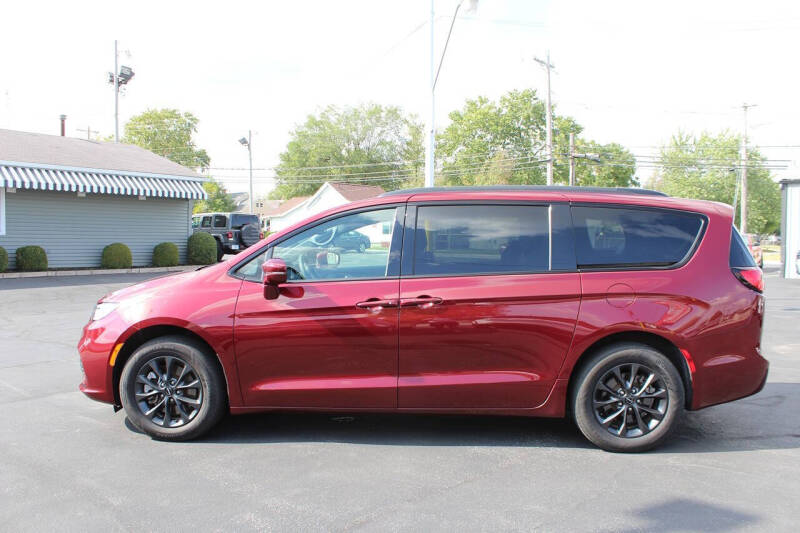 2022 Chrysler Pacifica Touring L