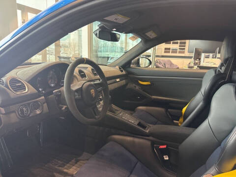 2025 Porsche 718 Cayman GT4 RS