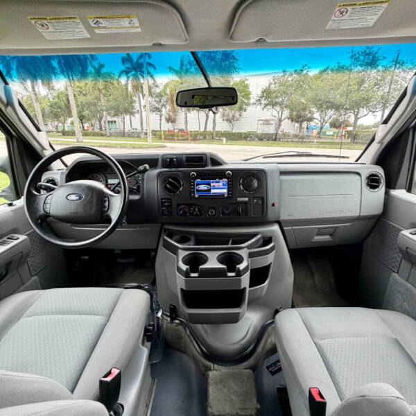2011 Ford E-350