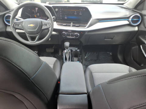 2025 Chevrolet Trax LT
