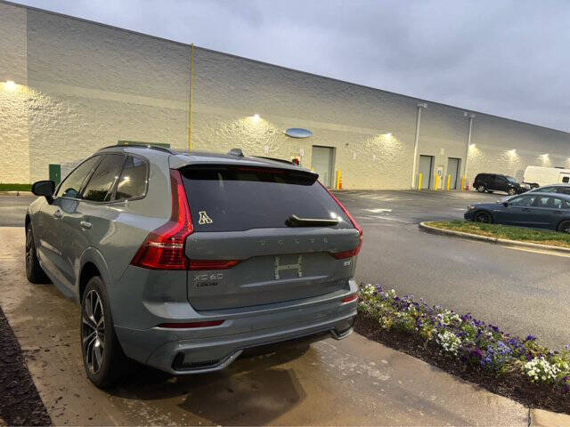 2024 Volvo XC60 B5 Plus Dark Theme
