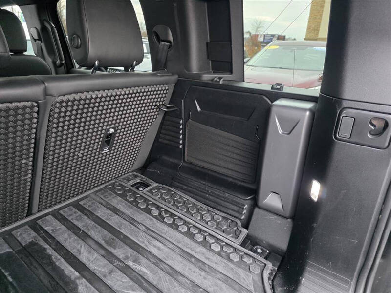 2023 Land Rover Defender 110 X-Dynamic SE