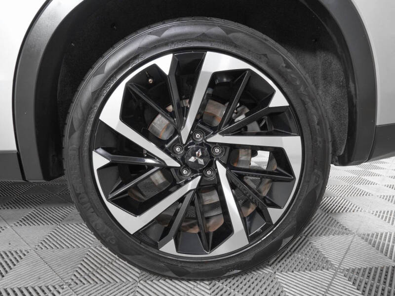 2022 Mitsubishi Outlander ES