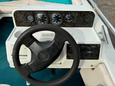 1997 Hurricane SunDeck Sport 185 OB