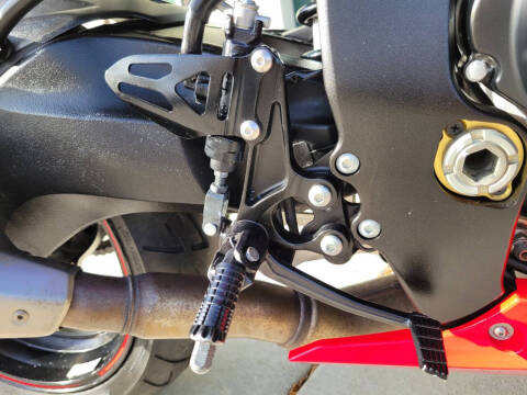 2015 Suzuki GSX-R1000