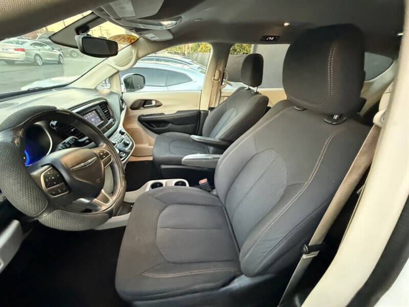 2017 Chrysler Pacifica Touring