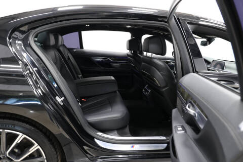 2021 BMW 7 Series 740i