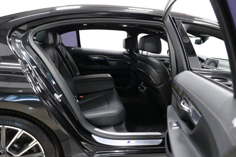 2021 BMW 7 Series 740i