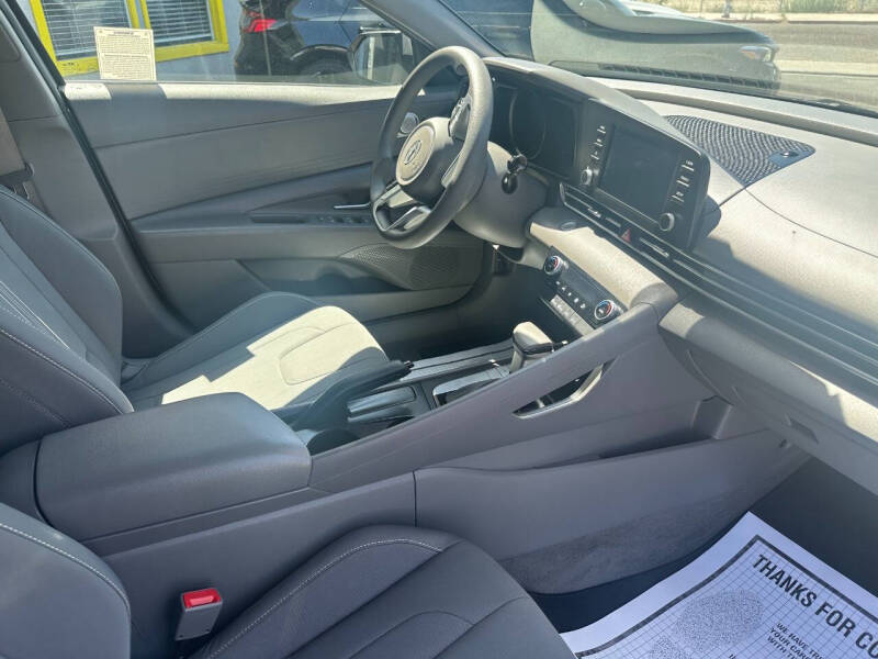 2022 Hyundai Elantra SEL
