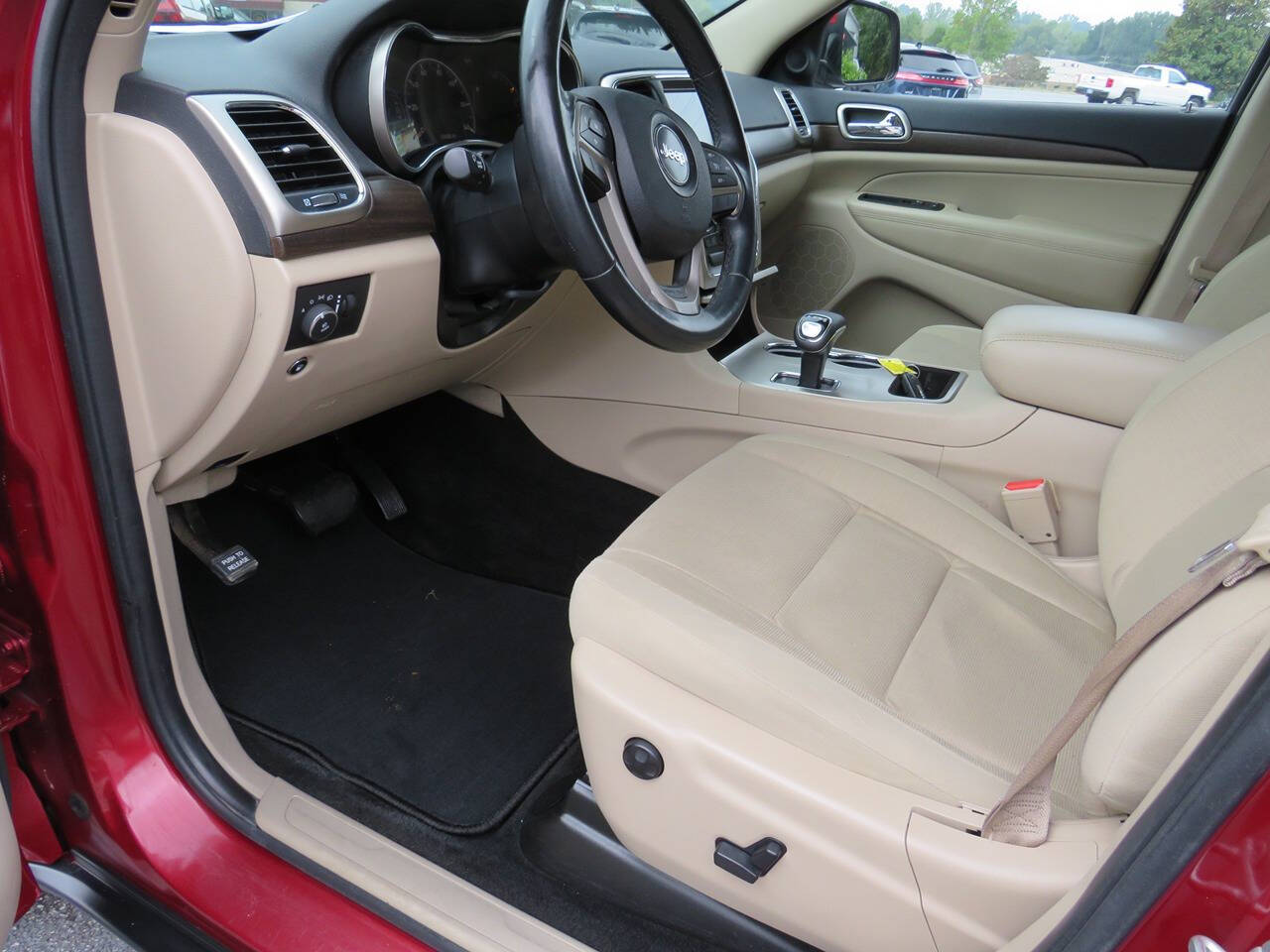 2015 Jeep Grand Cherokee for sale at Colbert's Auto Outlet in Hickory, NC