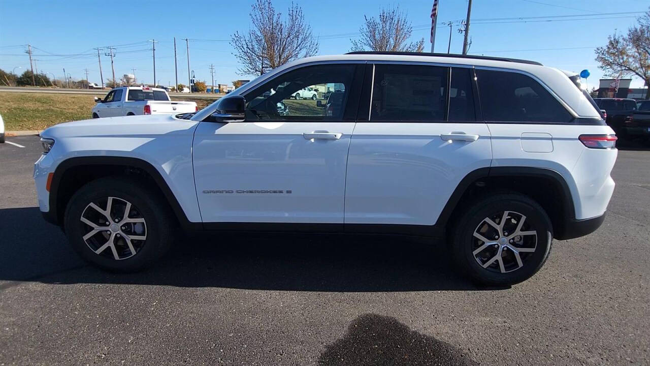 2025 Jeep Grand Cherokee for sale at Victoria Auto Sales in Victoria, MN