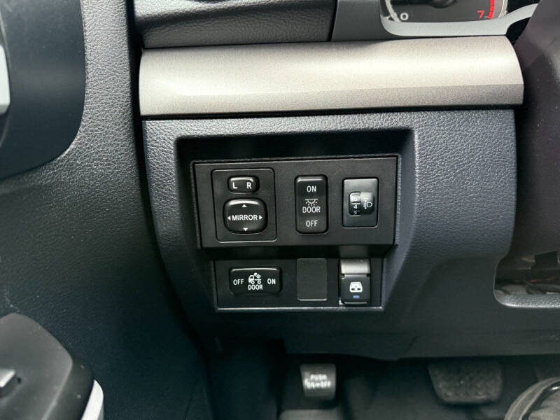 2016 Toyota Tundra SR5