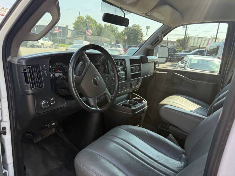 2023 GMC Savana 2500