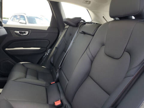 2024 Volvo XC60 B5 Plus Dark Theme