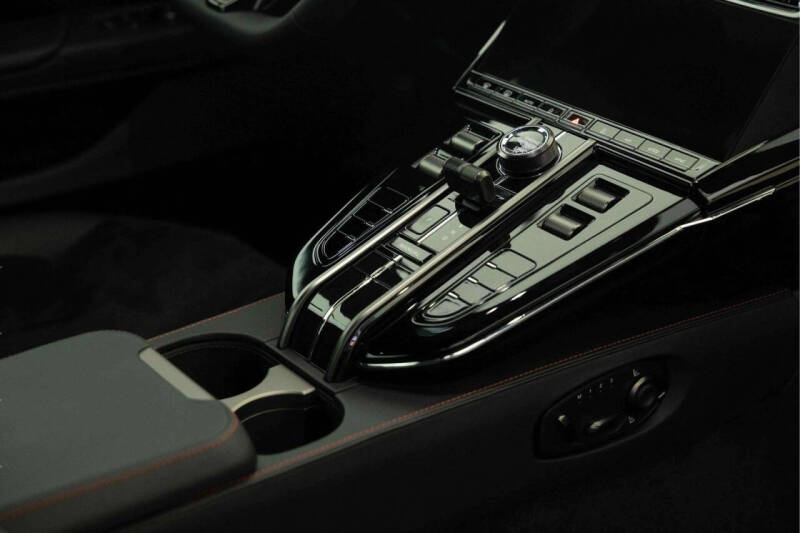 2025 Aston Martin Vantage