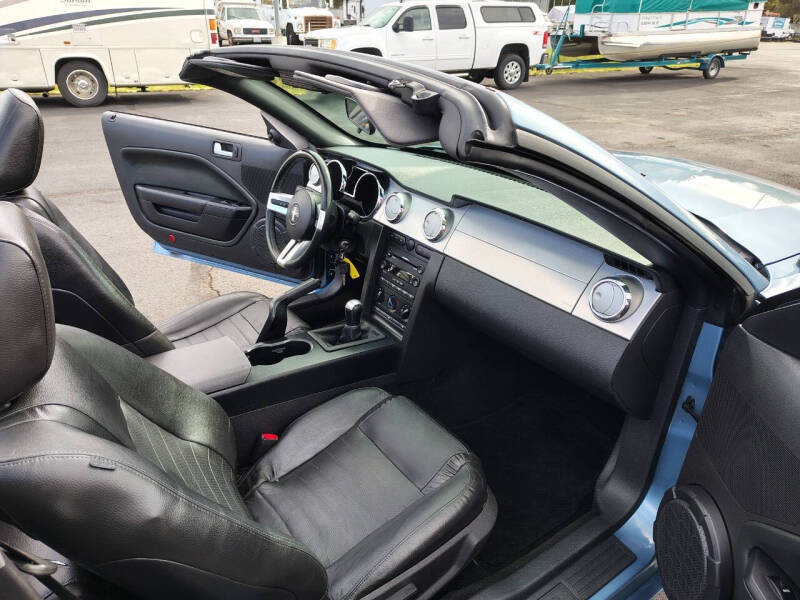 2005 Ford Mustang GT Premium