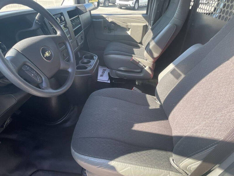 2023 Chevrolet Express 2500