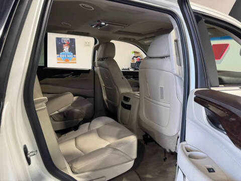 2015 Cadillac Escalade Luxury