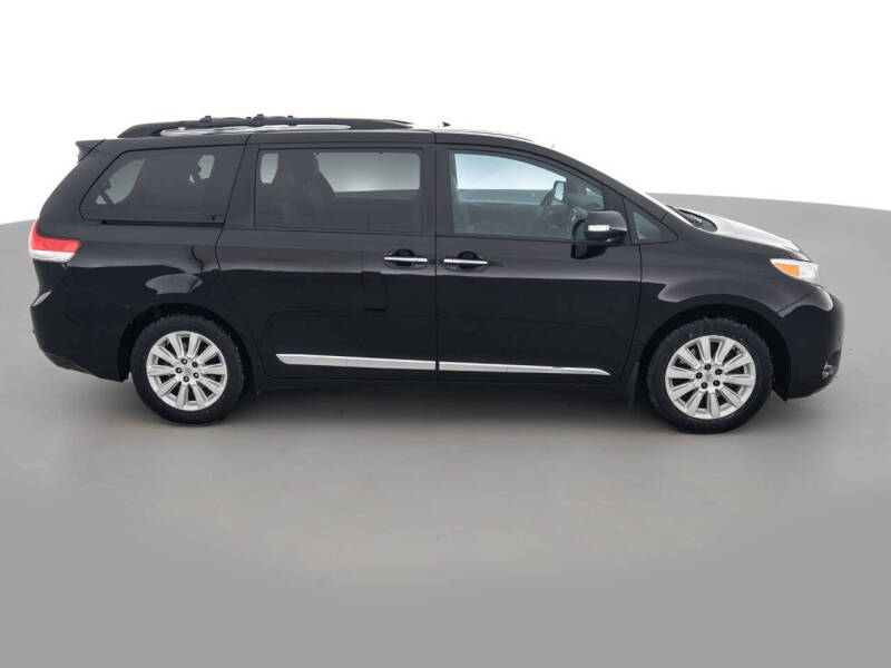 2014 Toyota Sienna Limited 7-Passenger