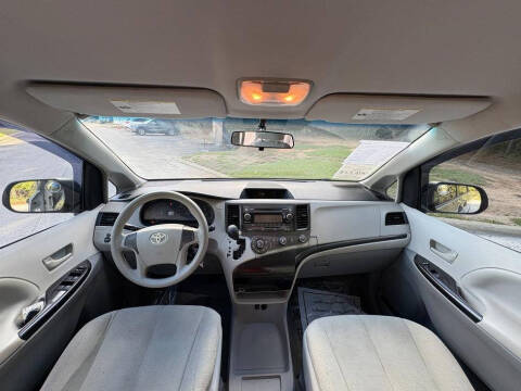 2012 Toyota Sienna