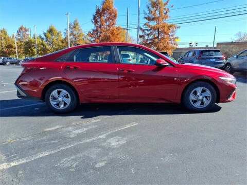 2024 Hyundai Elantra SE