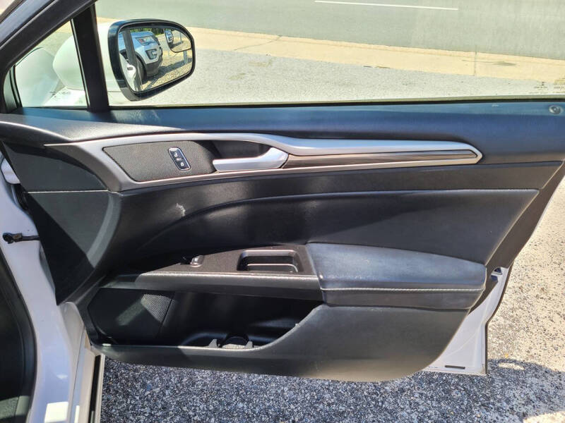 2017 Ford Fusion SE