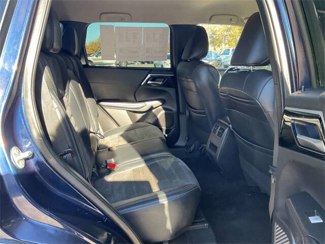 2022 Mitsubishi Outlander SE