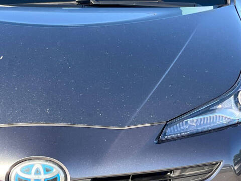 2022 Toyota Prius L Eco